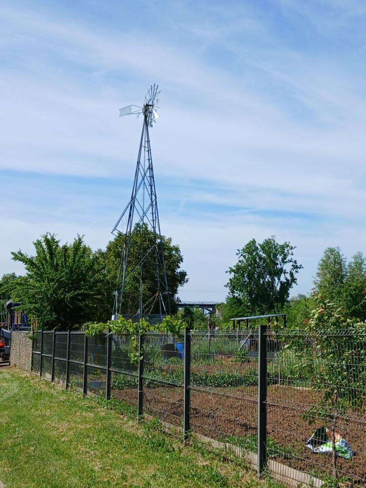 Eolienne pour les pompes des jardins familiaux